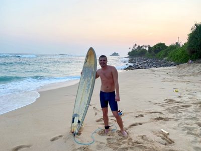Лейзи лефт Мидигама, уроки серфинга на Шри-Ланке IO Surf