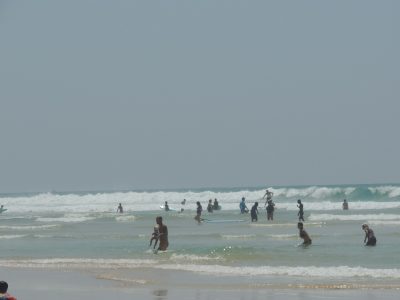 Уроки для начинающих в русской школе серфинга IO Surf